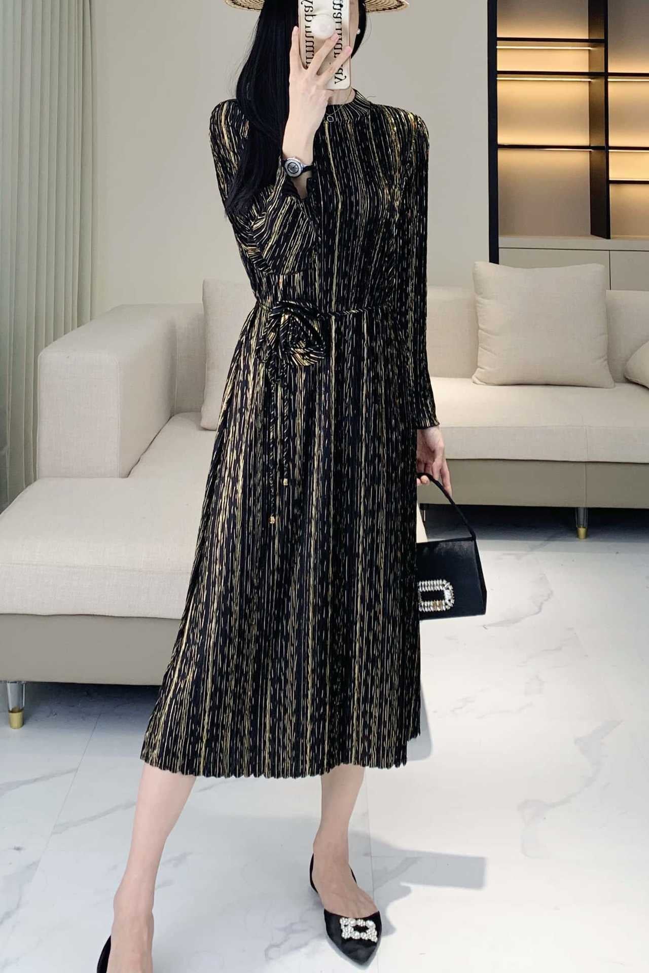 Japanese Style Foil Print Pleated Midi Dress