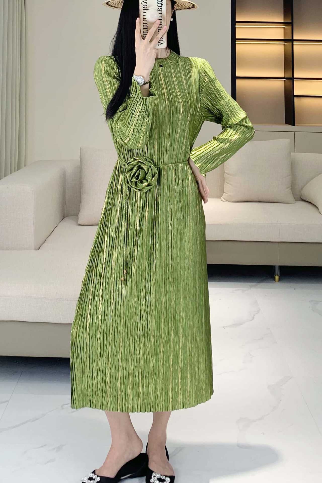 Japanese Style Foil Print Pleated Midi Dress