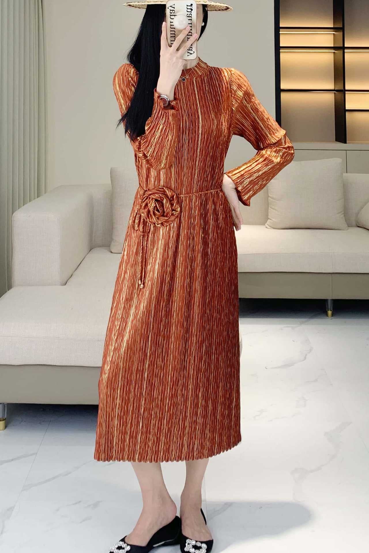 Japanese Style Foil Print Pleated Midi Dress